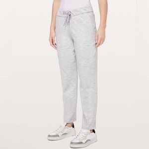 Lululemon on the fly pants light grey
